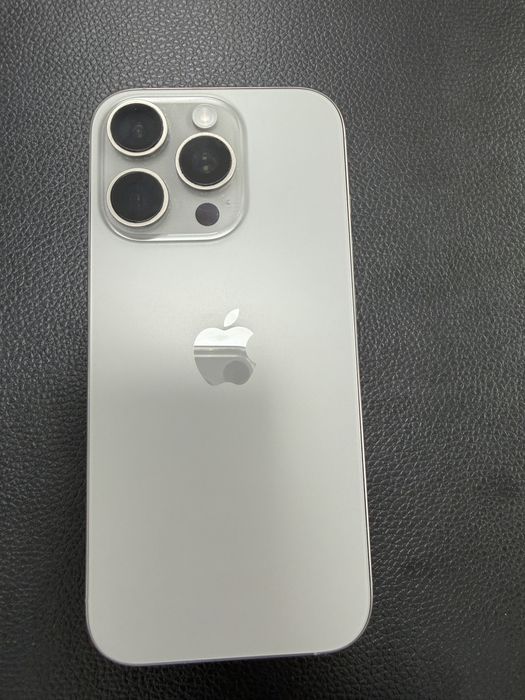 Айфон 16 pro на 256gb, серебристый