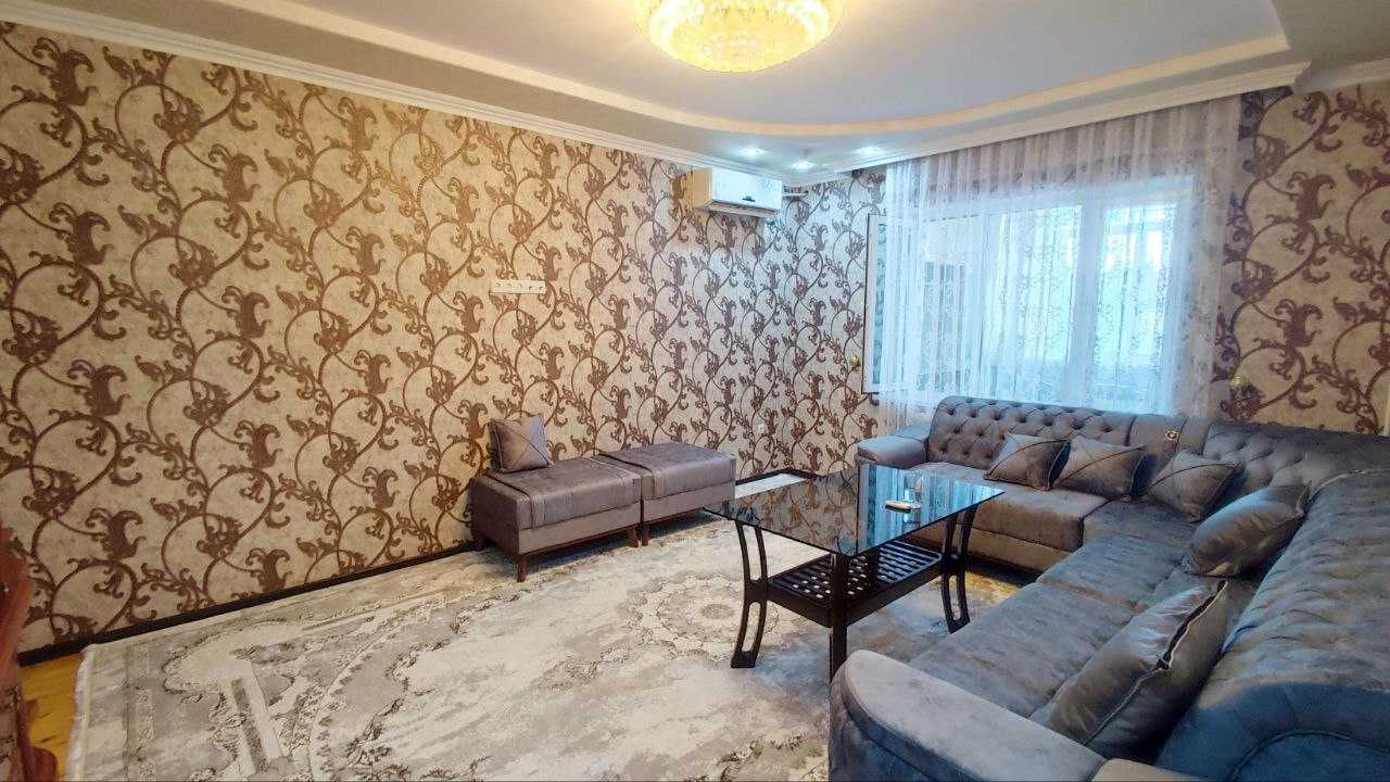 Сдается 4 комнатная! Ор-р Метро Айбек