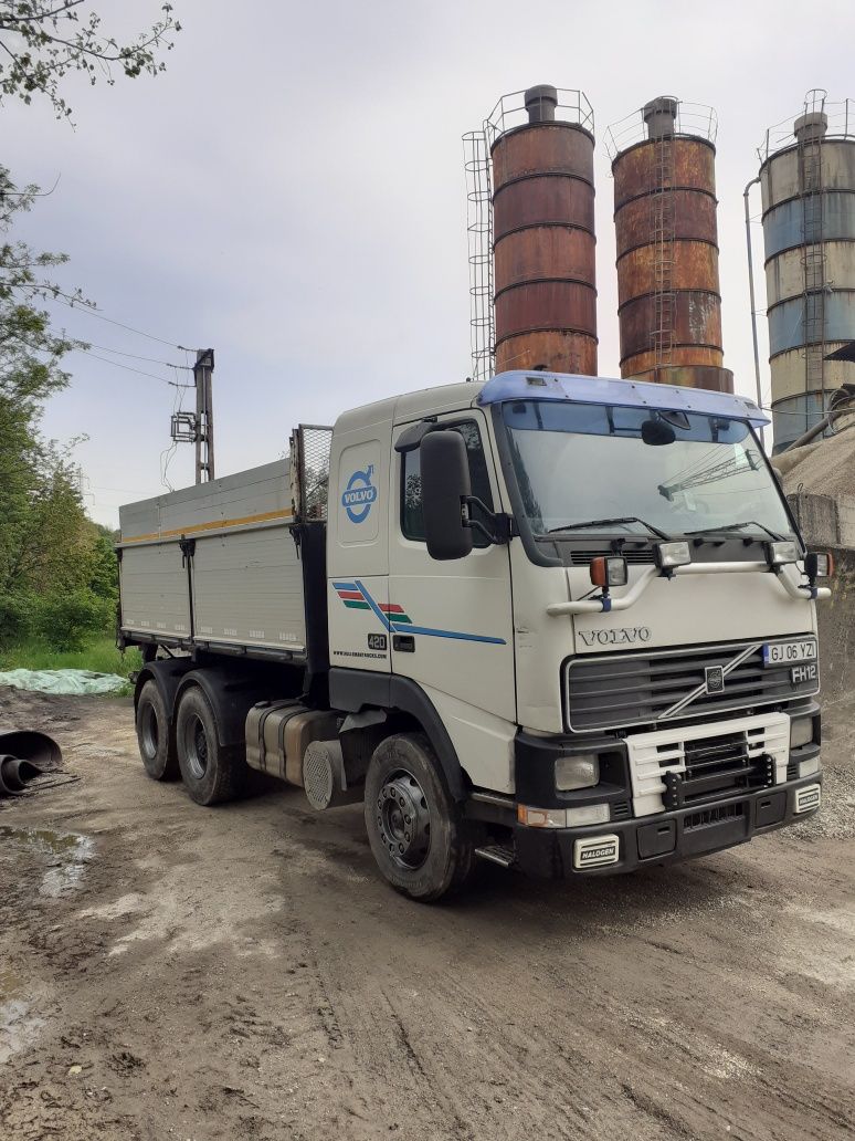 Vand camion volvo basculail