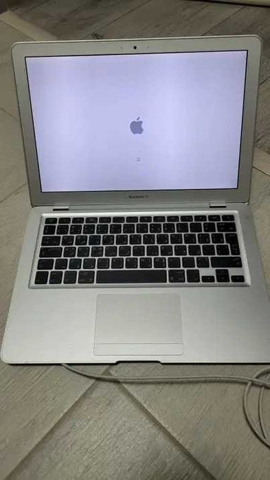 Apple MacBook Air 13 A1237 (EMC 2142) Early 2008 1.6 GHz 2 GB 80 GB