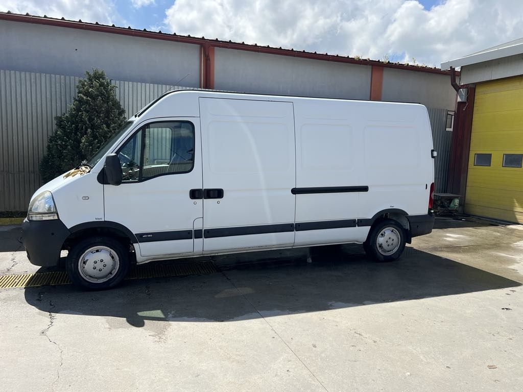 Nissan Interstar