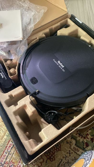 Робот-пылесос Tefal