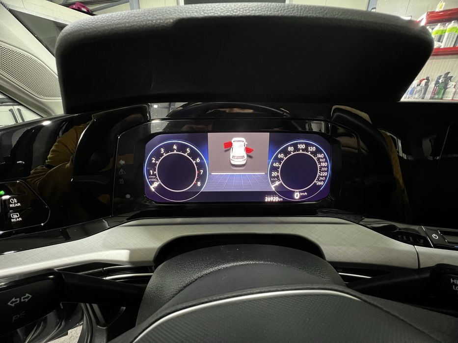 Volkswagen Golf 8 1.0 eTSI DSG