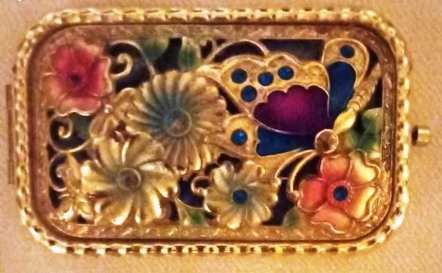 Красивое зеркало и бижутерия  всё 90-х годов Чехословакия