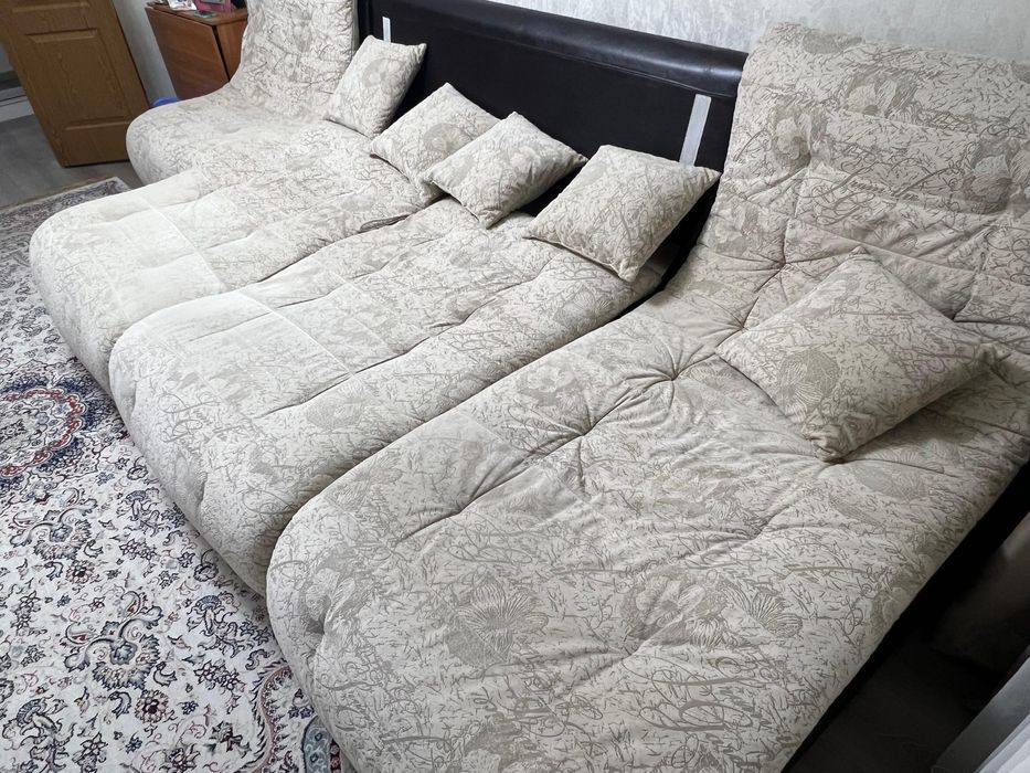 Продам диван в гостиную