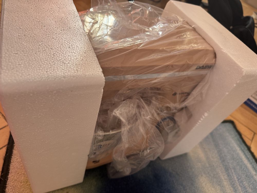 Vand mixer Daewoo cu bol din inox