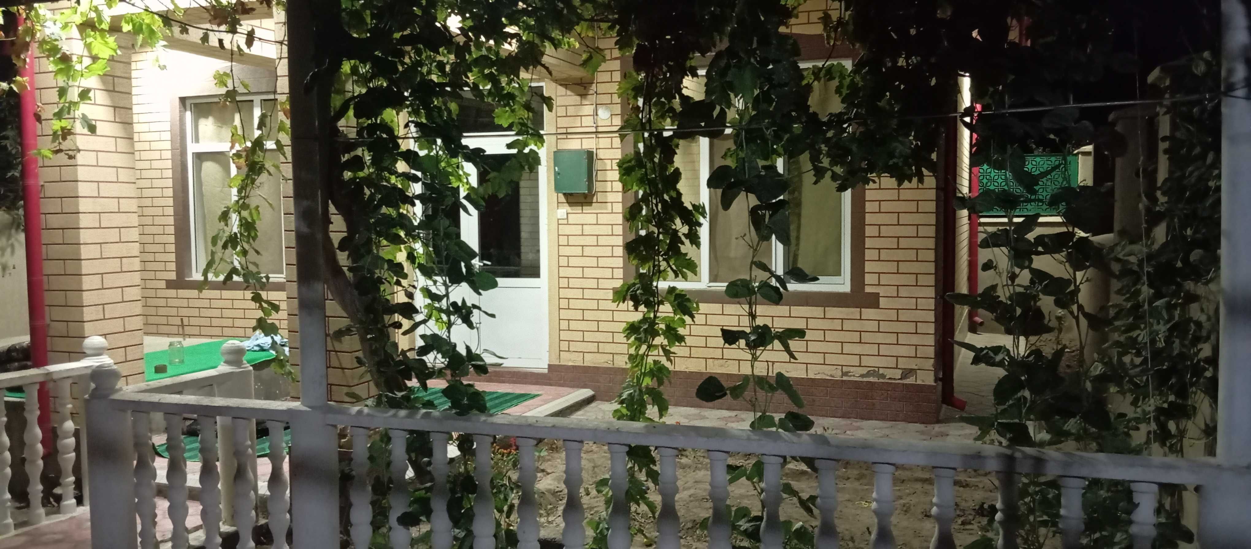 Sarosiyiyo tumani sharq yulduzi mahalasida uy sotiladi .