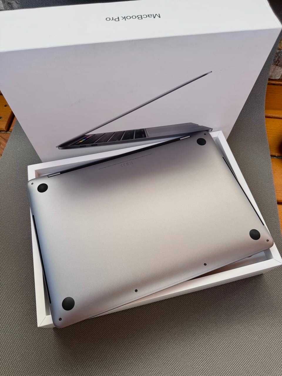Apple MacBook Pro 13" (2020) i5 16GB RAM 1TB SSD, Space Grey