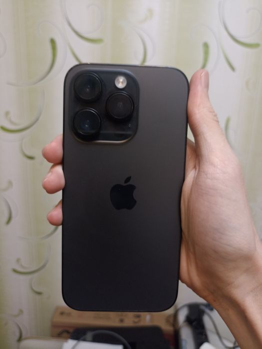 Телефон iPhone 14 Pro