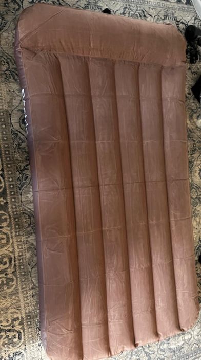 Saltea gonflabila cu pompa inclusa