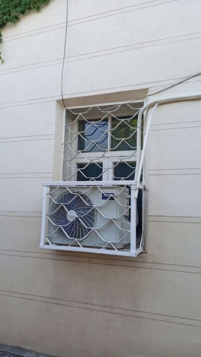 Домик кирп в деревне 3 уровня,со всеми коммуникациями, есть сауна. Яшн