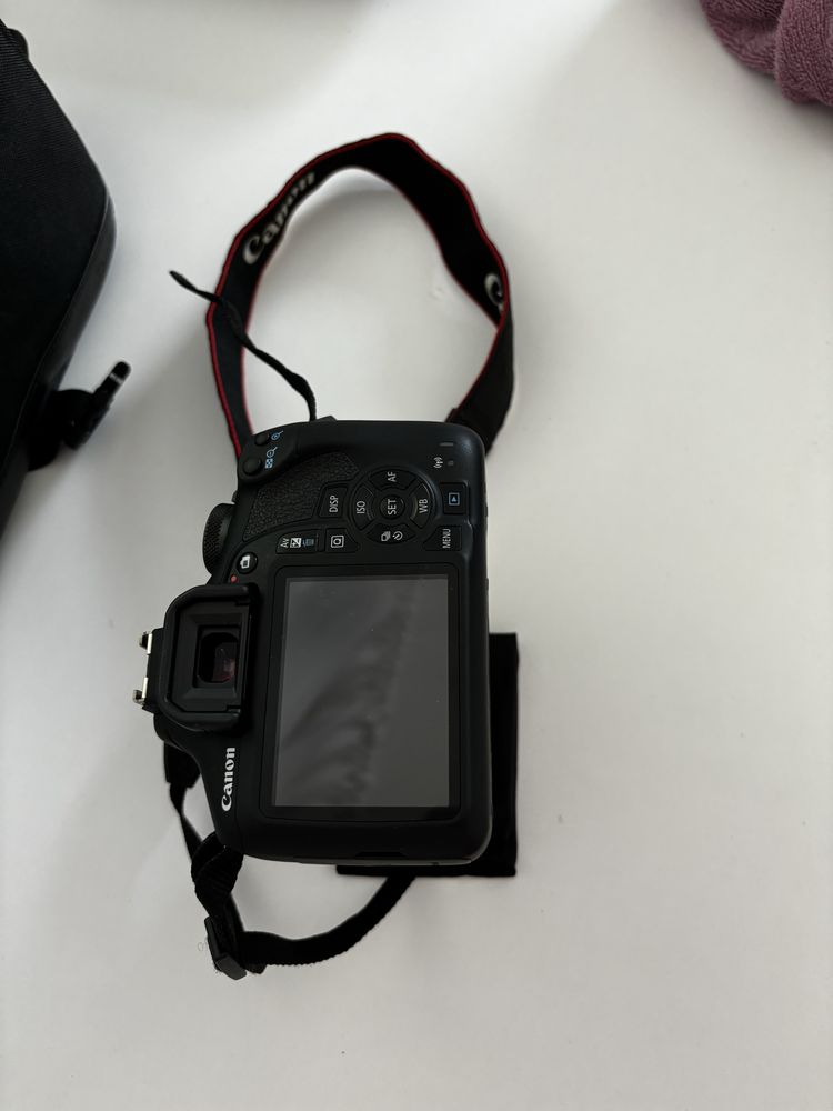 Фотоапарат canon EOS 2000D
