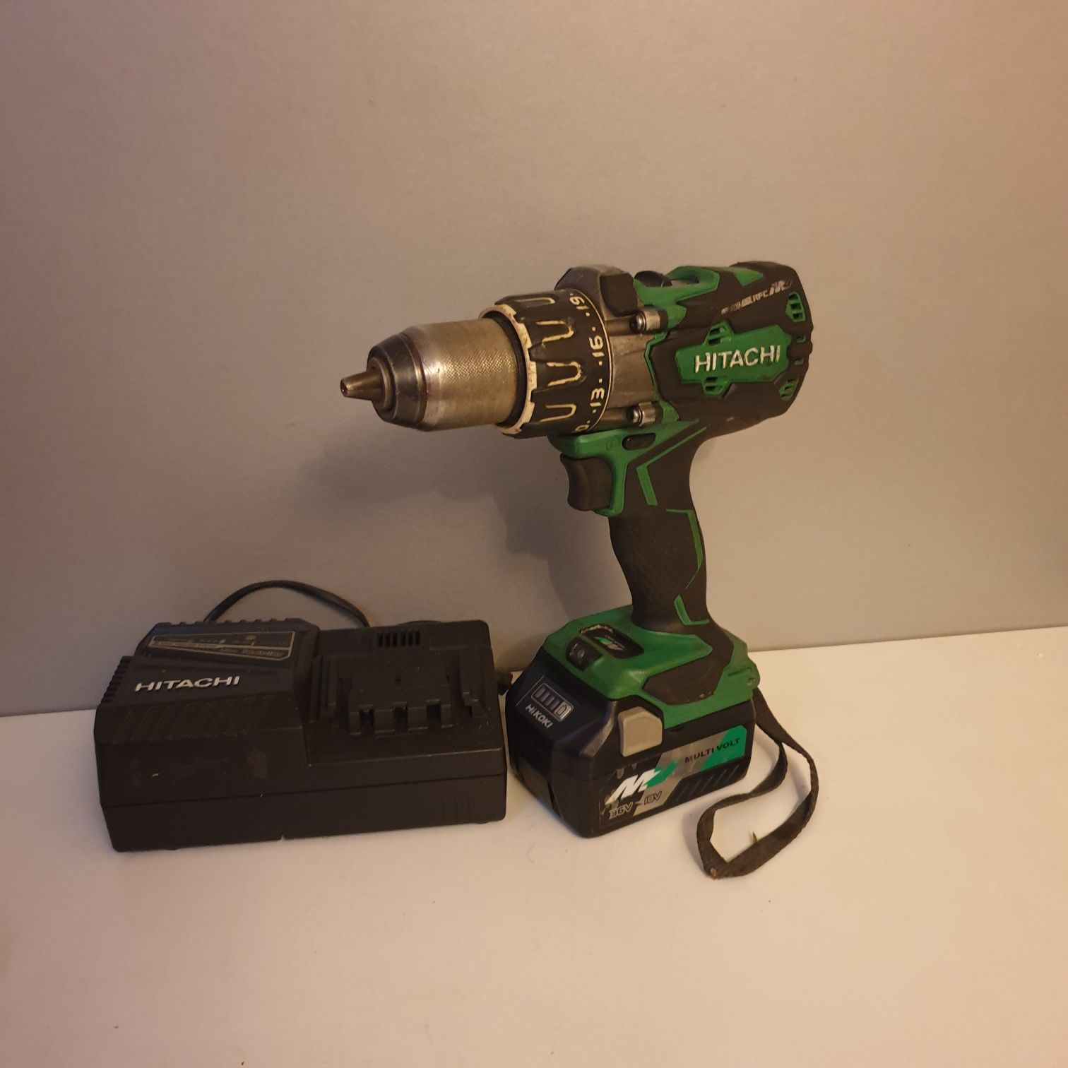 Hitachi DS 36DA Mașina de infiletat Brushless 5.0AH 18v-36v