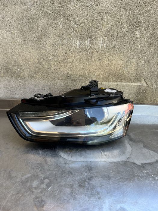 Far stanga bixenon fara adaptiv si led Audi A4 B8 Facelift cu DEFECT