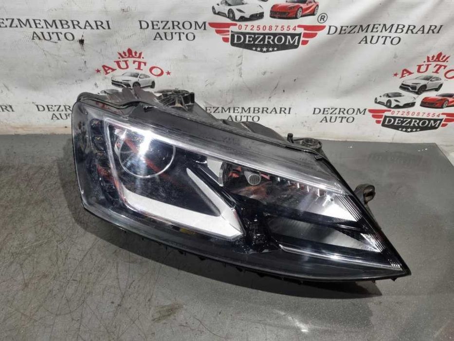 Far dreapta Bi-Xenon 5C7941752E / 1ZS011192-021 VW Jetta Mk6