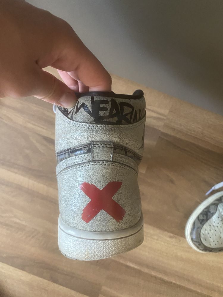 Jordan 1 Rebellionaire US9.5/EU43