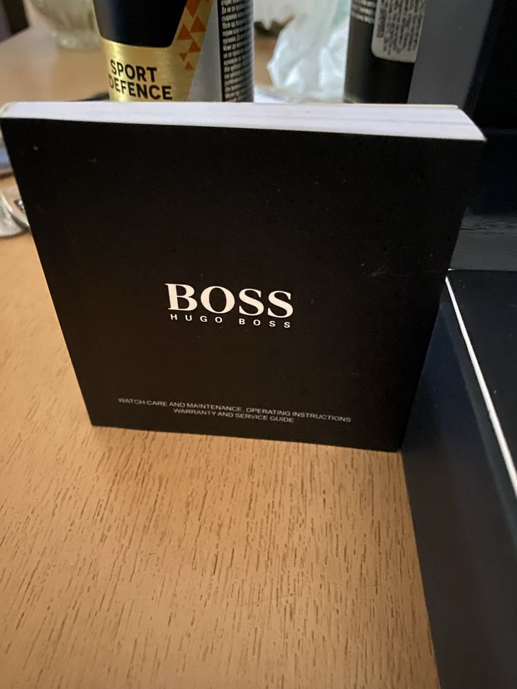 Продавам часовник BOSS