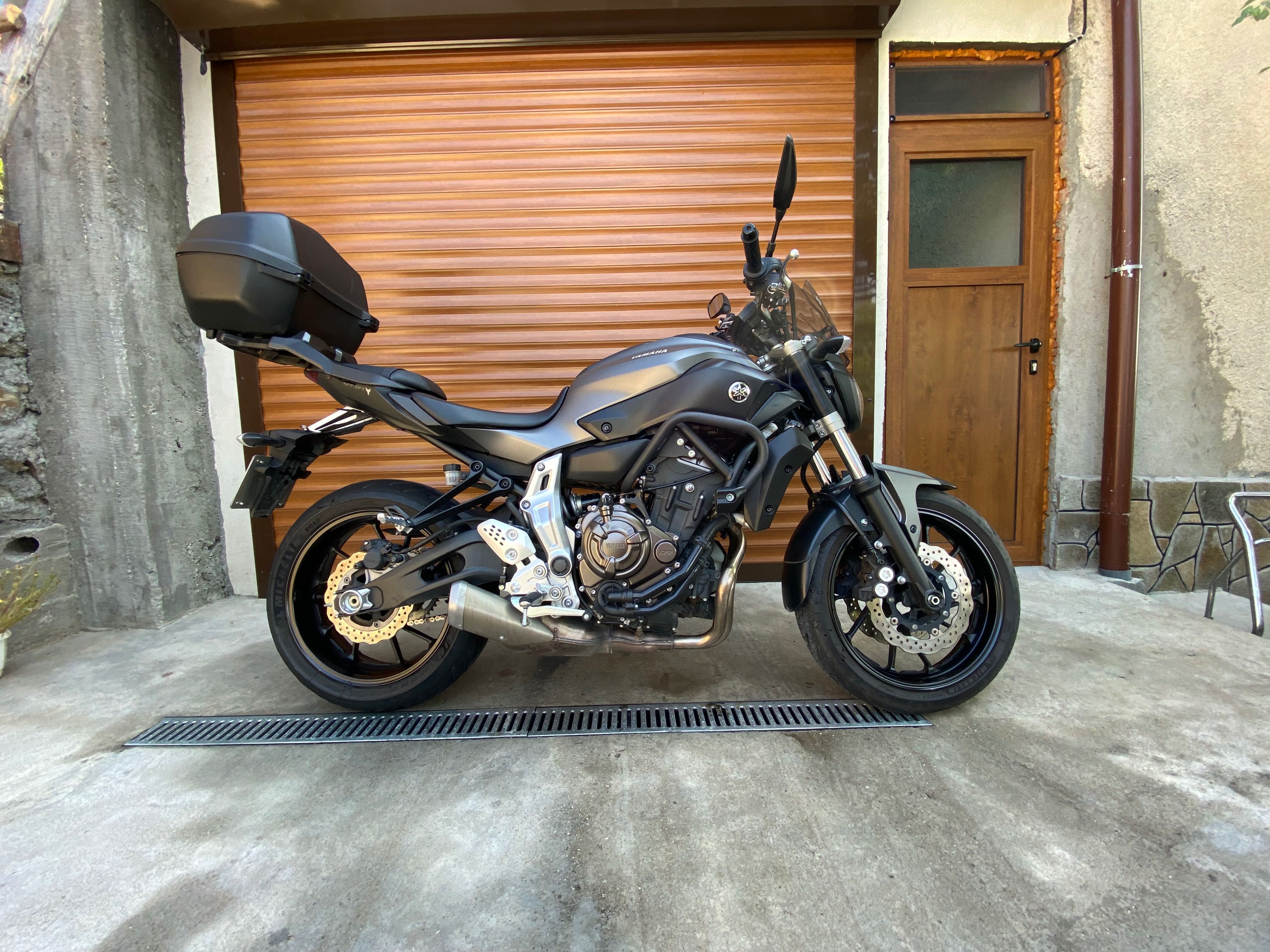 Yamaha mt-07 700cc