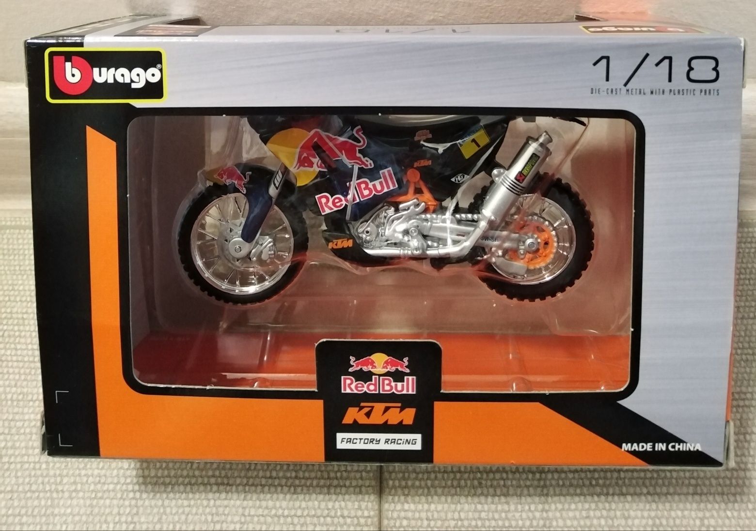 Miniatura 1:18 Burago Red Bull KTM 450 Rally