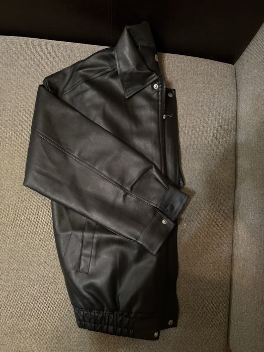 Продам НОВУЮ кожанную куртку