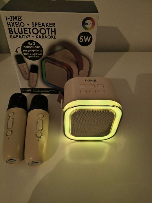 Set Boxa Karaoke  Lumina RGB, 2 microfoane fara Fir,USB,SD card,nou