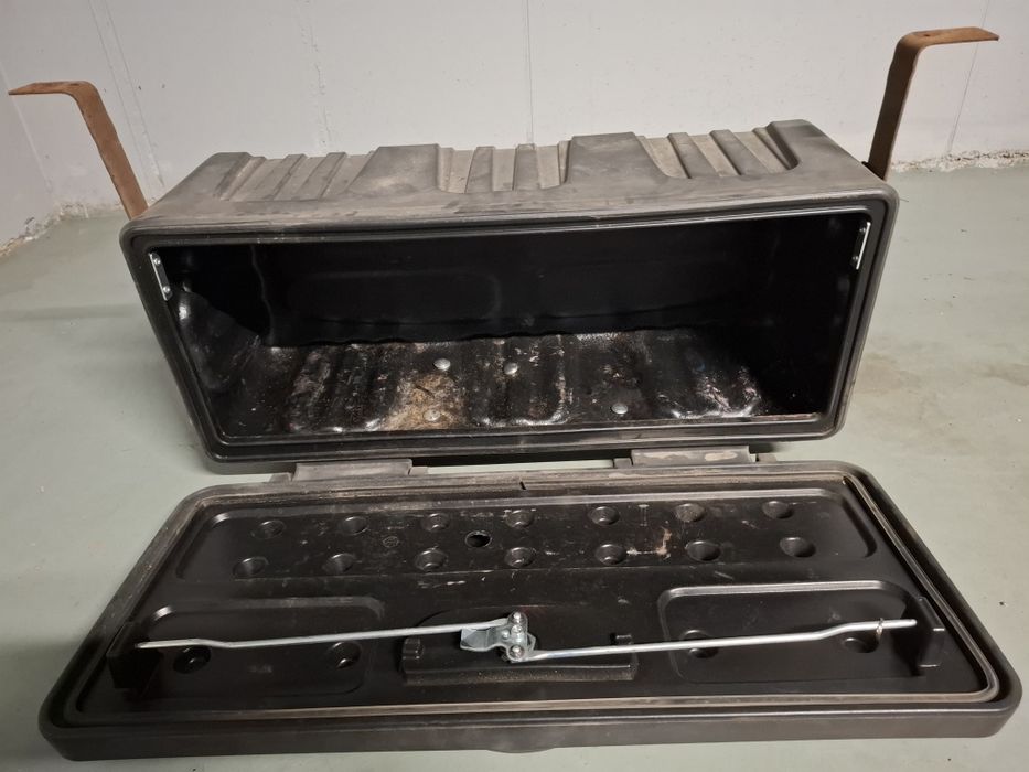 Vând cutie scule pentru dube