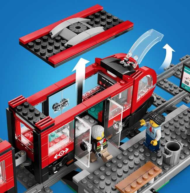 LEGO City 60423 Statie si tramvai in centrul orasului, 811 piese
