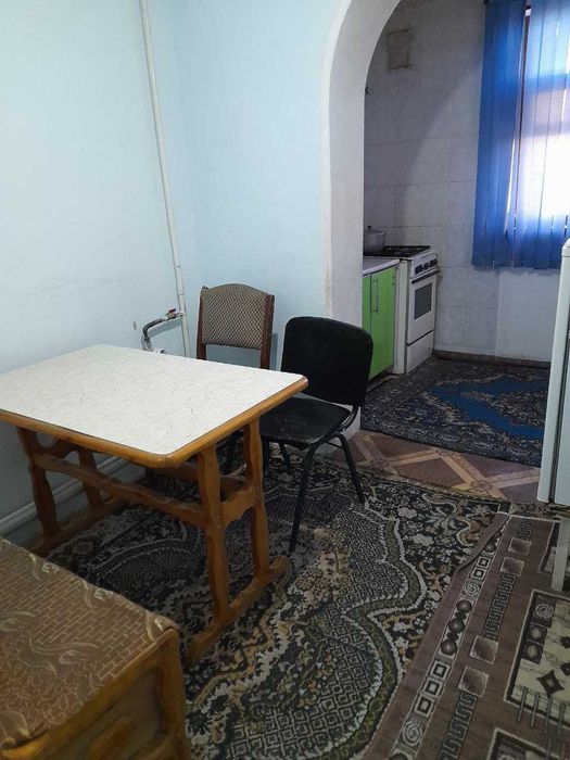 Бухоро шаҳри 4-микрорайонда жойлашган қулай 2 хонали квартира сотилади