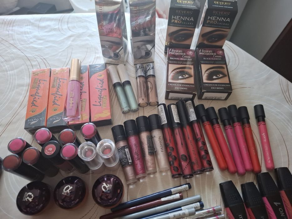 Lot 150 buc cosmetice