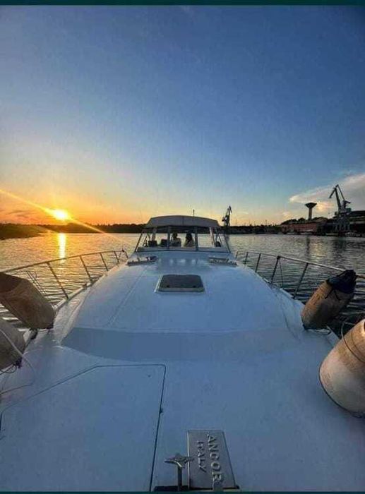 salupa barca yacht bayliner conquest 3250