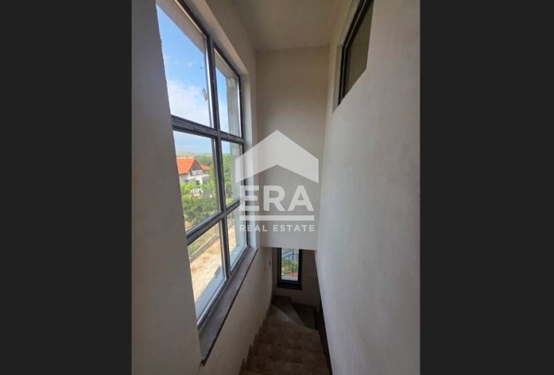 Две триетажни къщи по БДС в село Равна гора област Варна