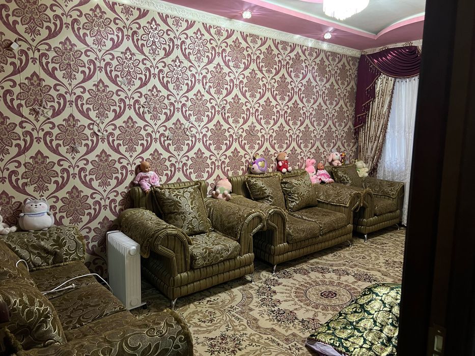 Диван(раскладной) и кресла (богатый вид)