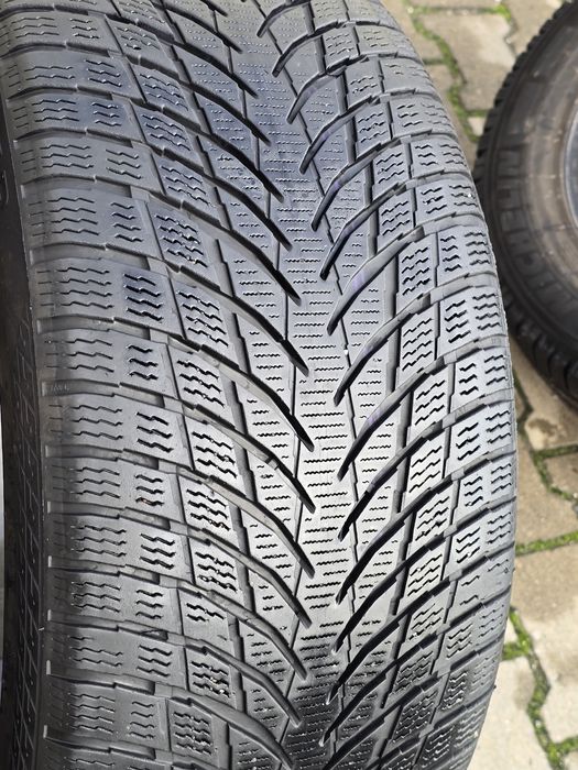 235 40 19 nokian
