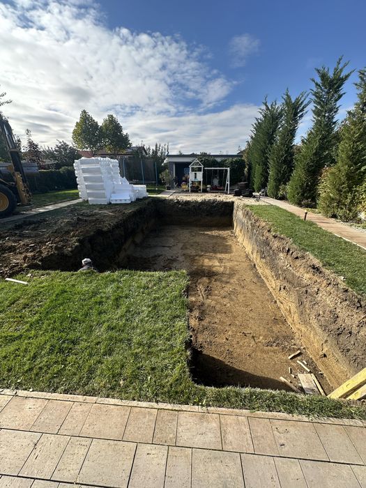 Inchirez Buldoexcavator si Miniexcavator 3.5 tone