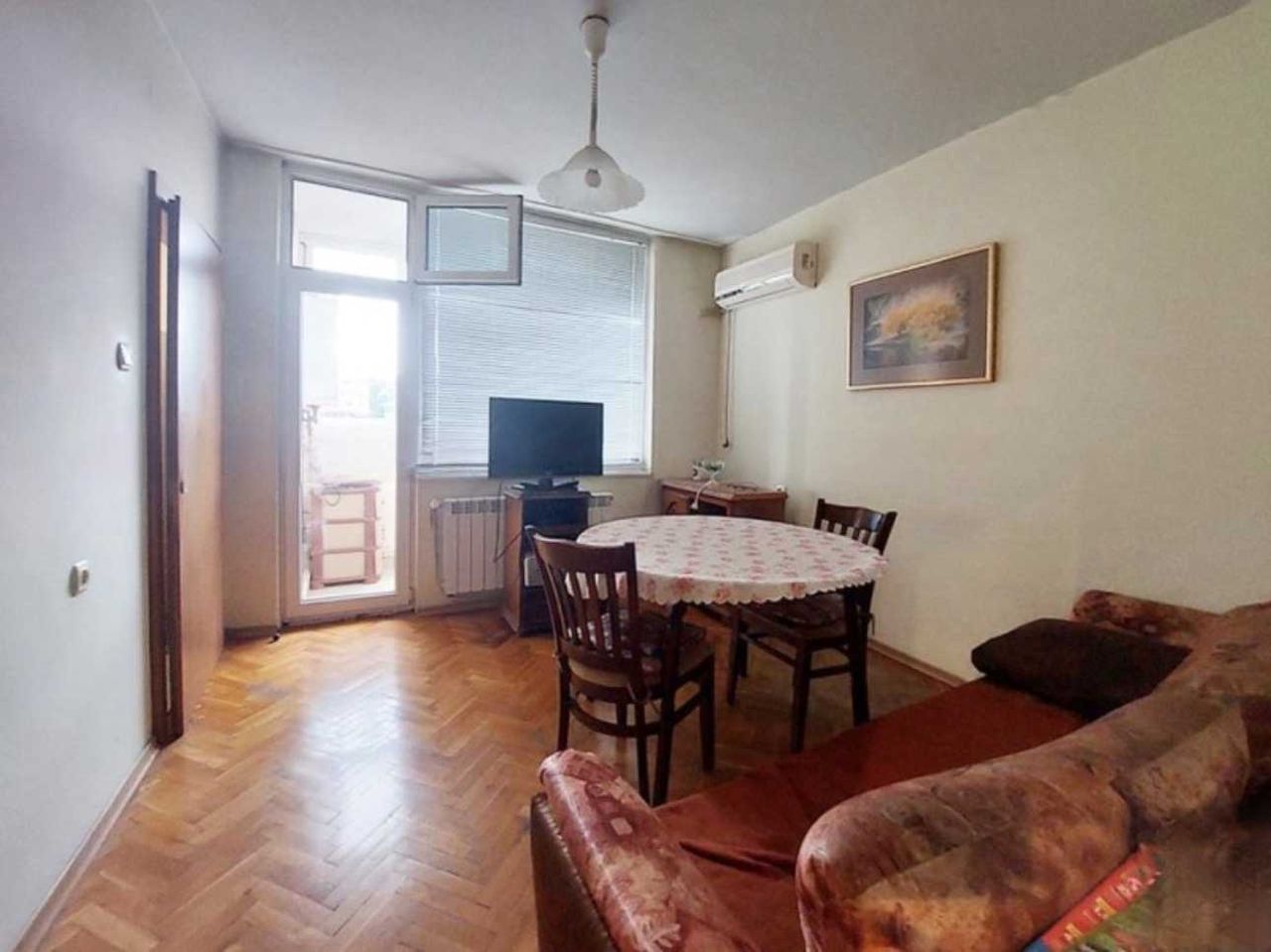 Продава се Четиристаен апартамент в Горна Оряховица - 110 кв.м за 1004 €/кв.м - Снимка #2