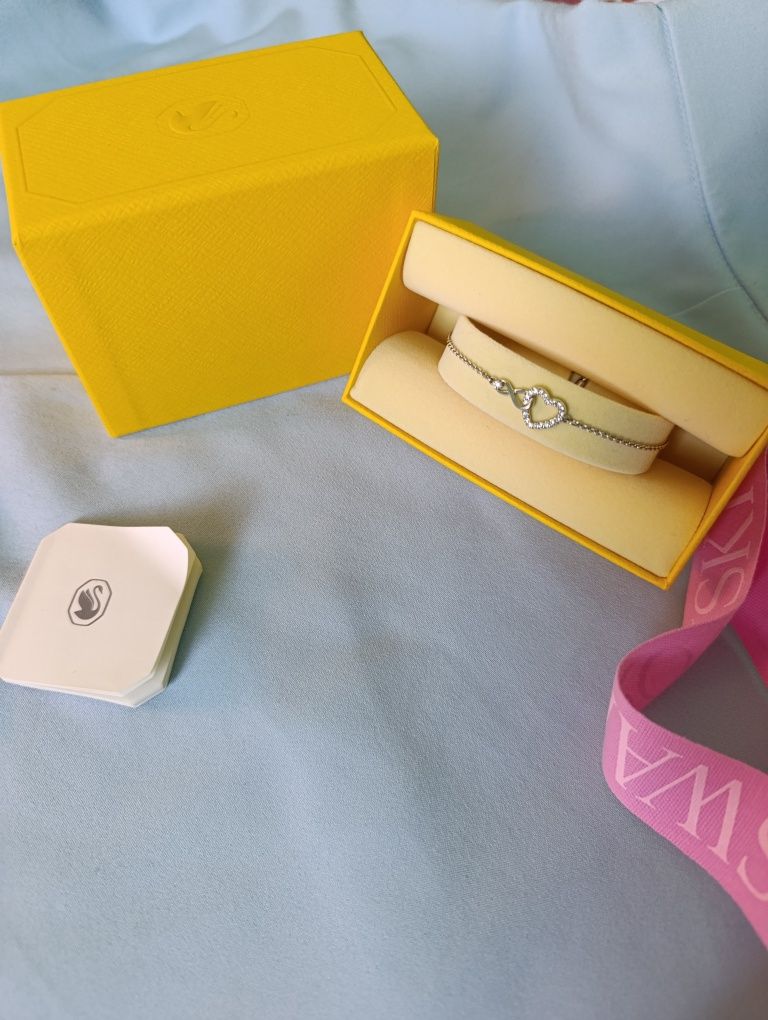 Гривна Swarovski Infinity
