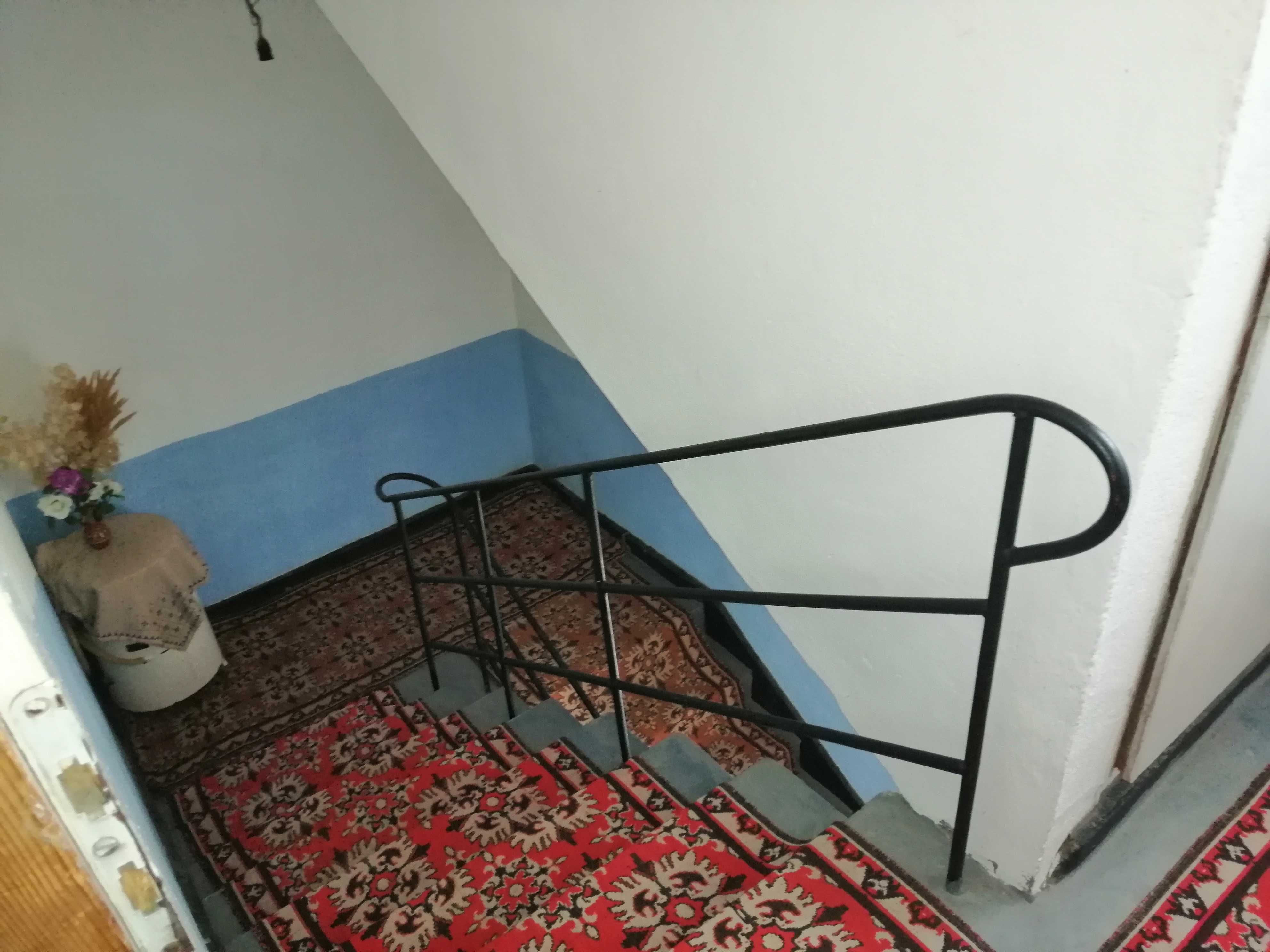 Двуетажна къща плоча-175 кв.м + 28кв.м. голям гараж