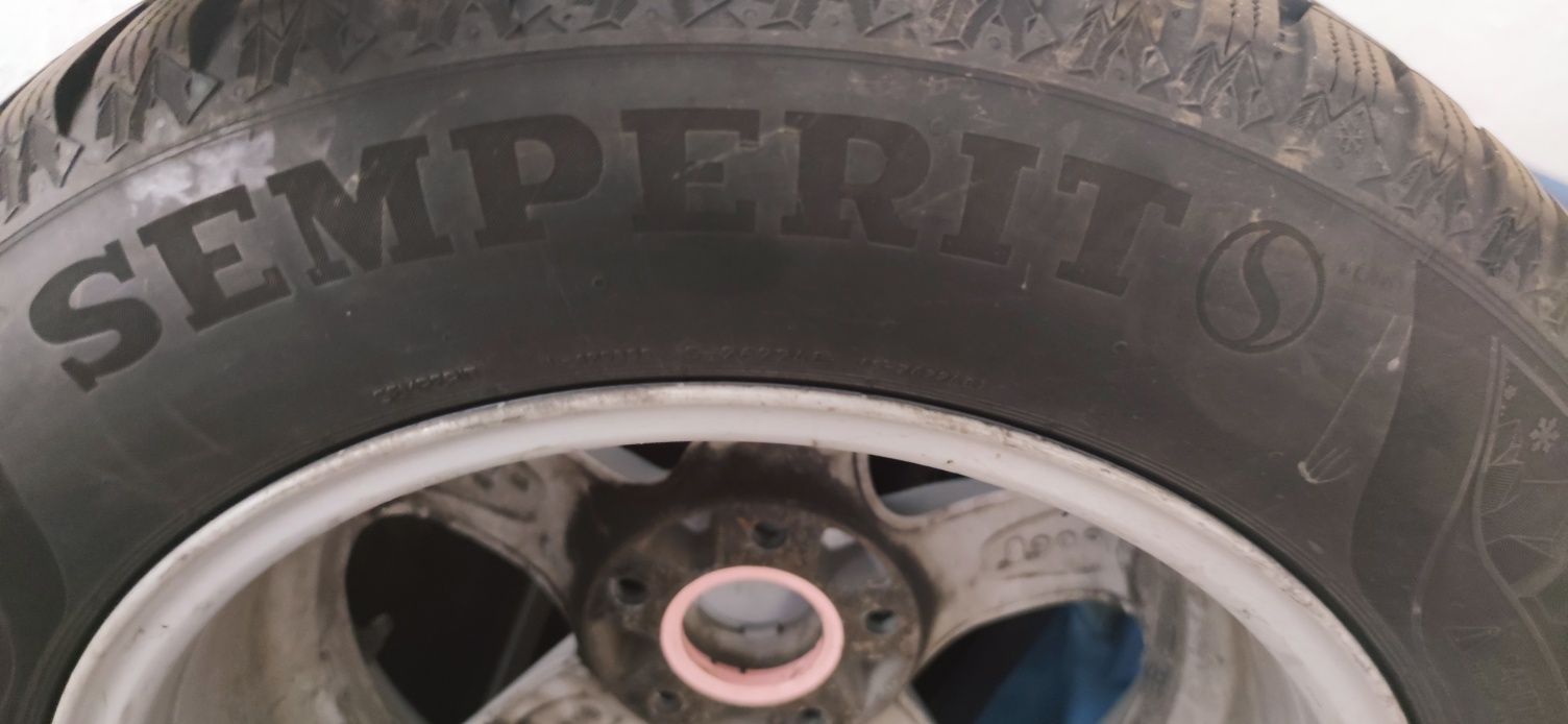 205/60/16 Semperit 4 броя