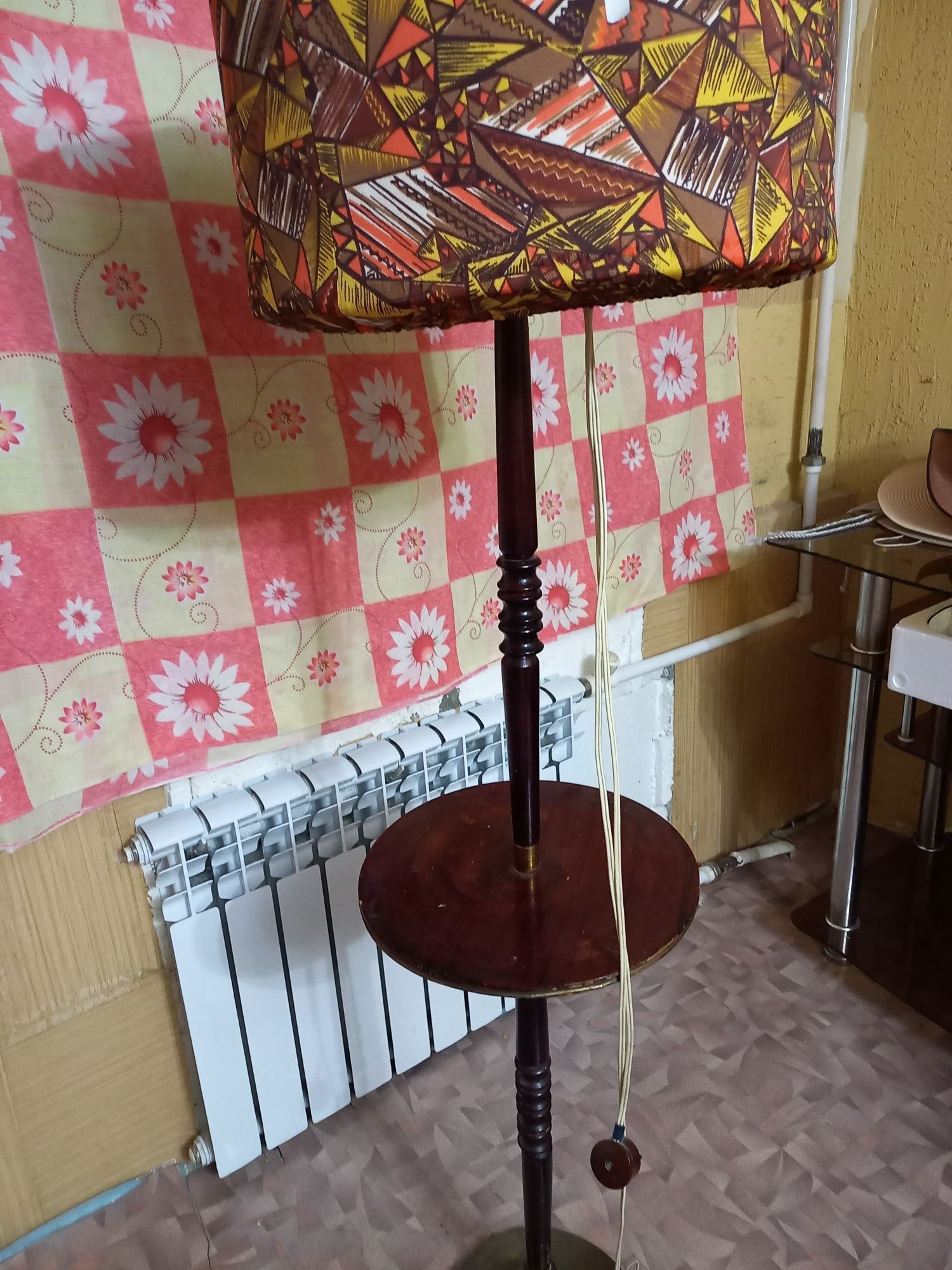 Продаётся торшер светильник СССР.