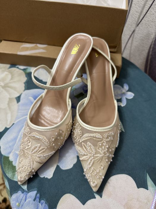 Zara tufli (yengi kiyilmagan)