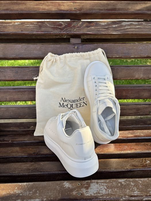 Adidași Alexander McQueen