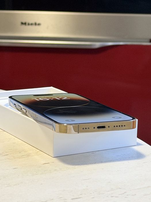 Iphone 14 pro gold 1 TB