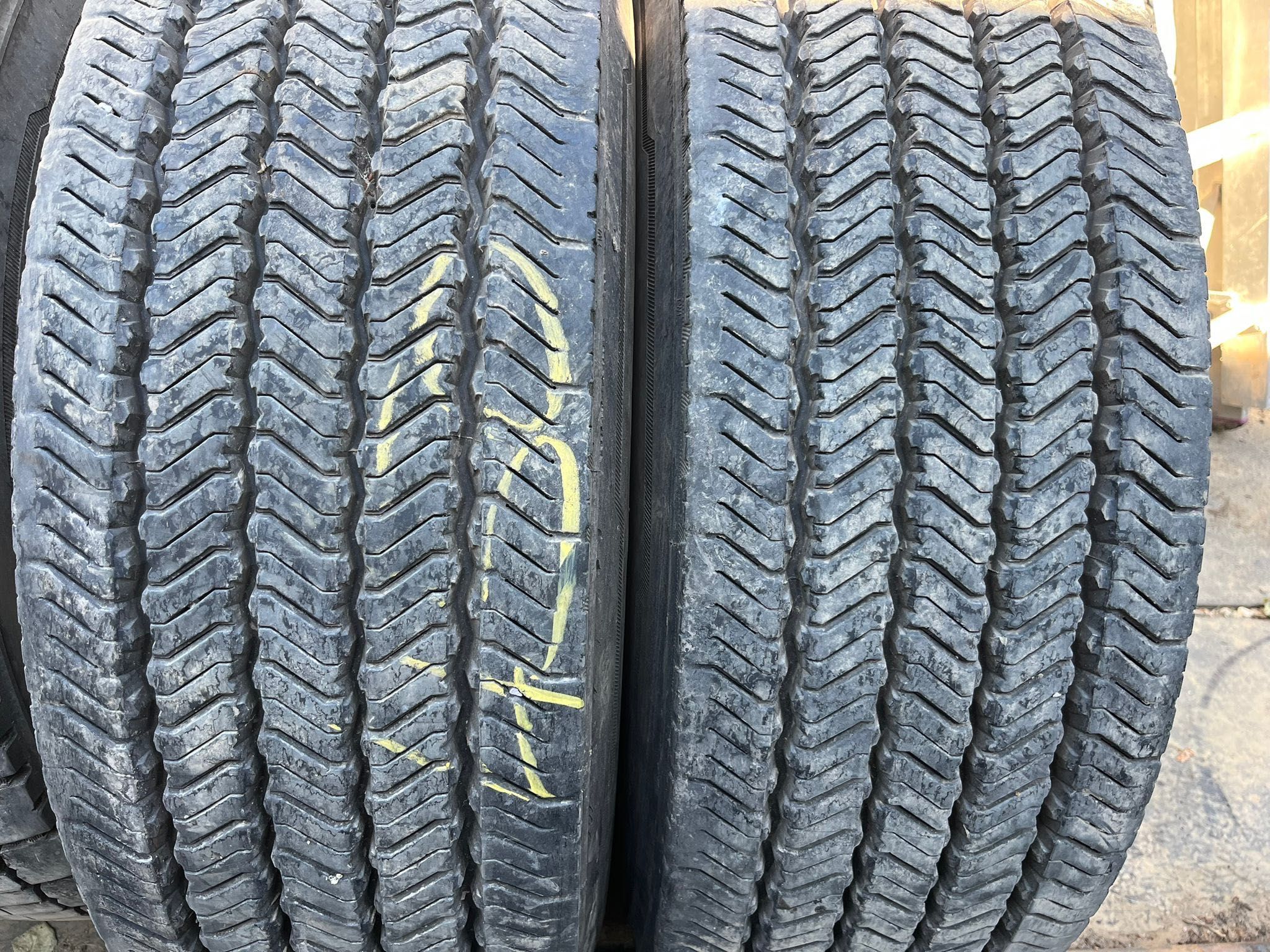 285/70 r19,5 ptr directie 2 buc ca noi Continental
