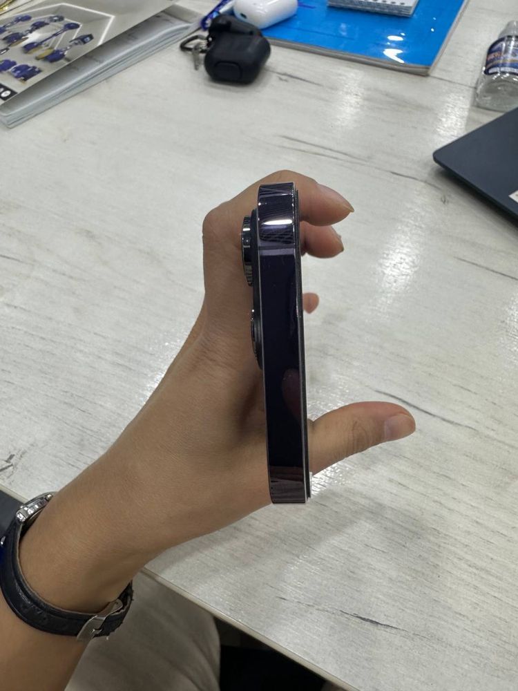 iPhone 14 pro LLA
