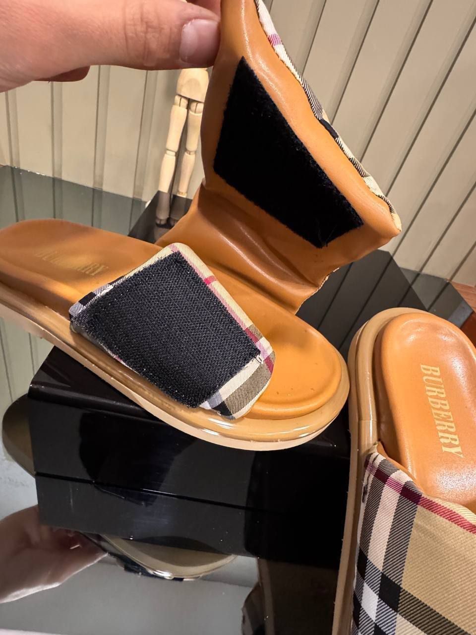 Papuci  damă Burberry