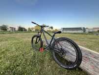 Bicicleta dirt jumper dmr rythm