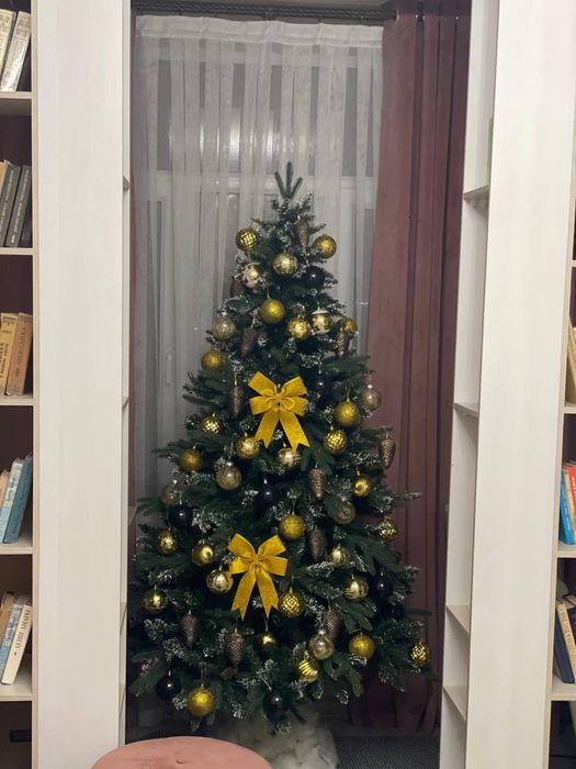 Продаётся новогодняя Ёлка