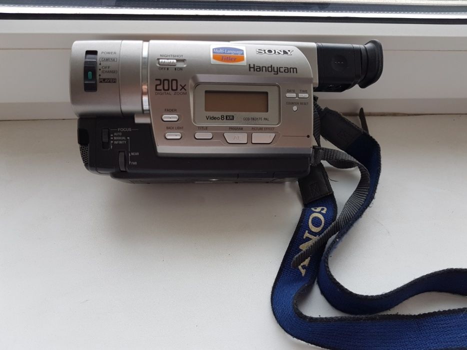 Продам аналоговую видеокамеру Sony Handycam
