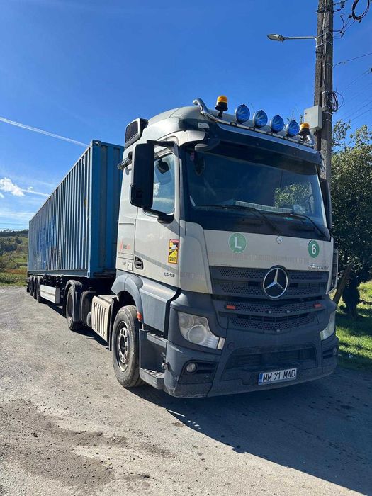 Mercedes Actros 1843