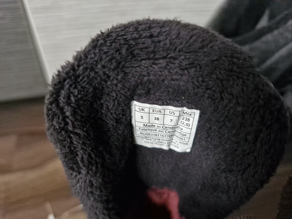 Дамски обувки Jack Wolfskin- номер  38  ,много запазени